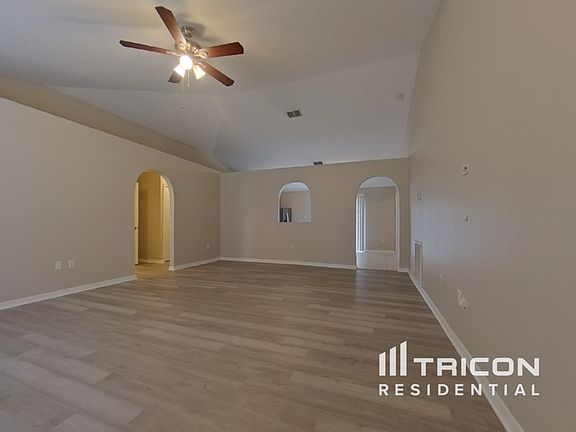 3rd image of 1045 Fountainhead Dr
