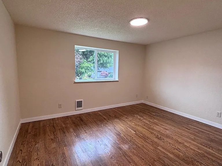 3510 55th Ave NE — Photo 38