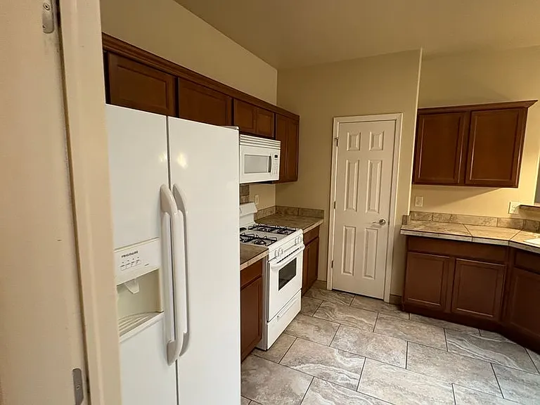 5083 Genesis Ln — Photo 4