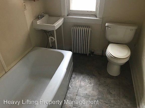 4th image of 1528 Green St