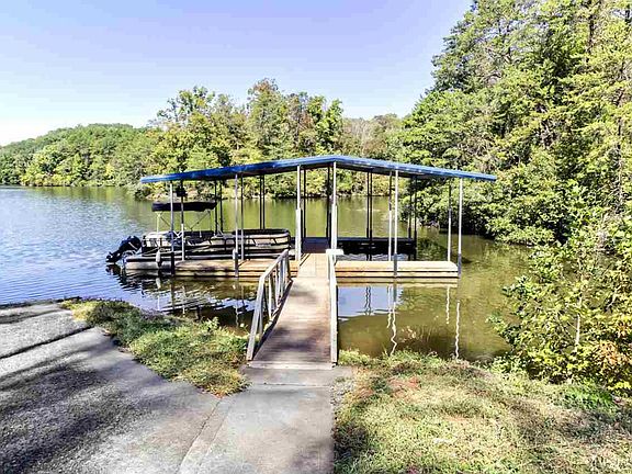 5th image of 100 Shiners Bluff Dr