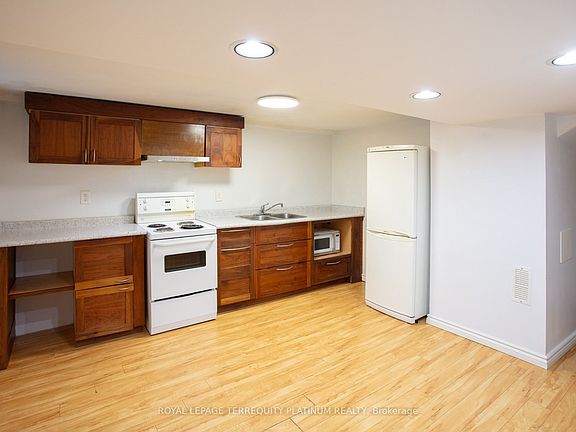 3rd image of 296 Lumsden Ave #Basement
