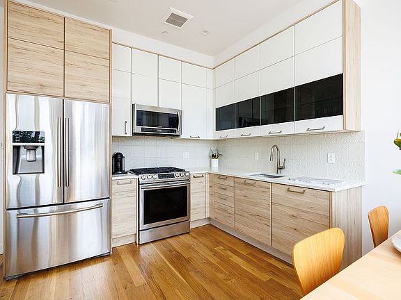 2nd image of 894 Willoughby Ave Unit Penthouse