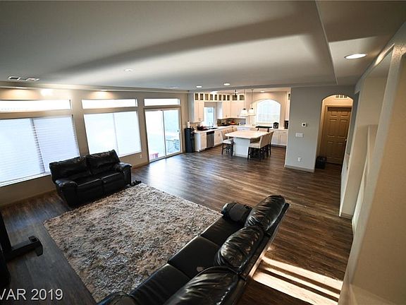 3rd image of 10514 Aphrodite St