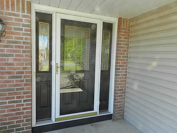 2nd image of 217 E Parkwood St