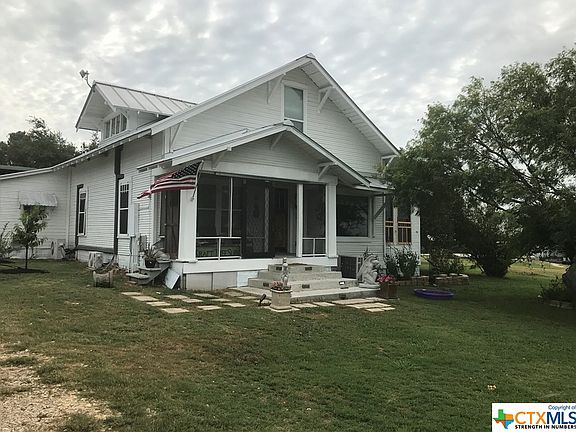 2nd image of 191 NW Sunshine Ln