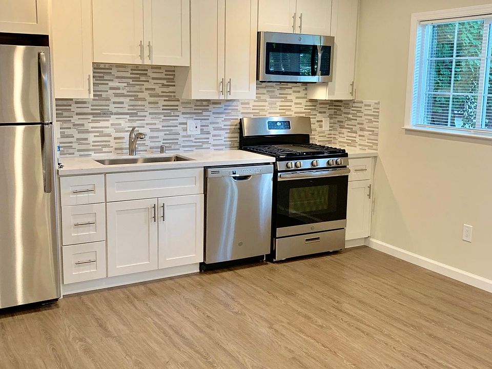 1st image of 245 Poplar Ave APT 2