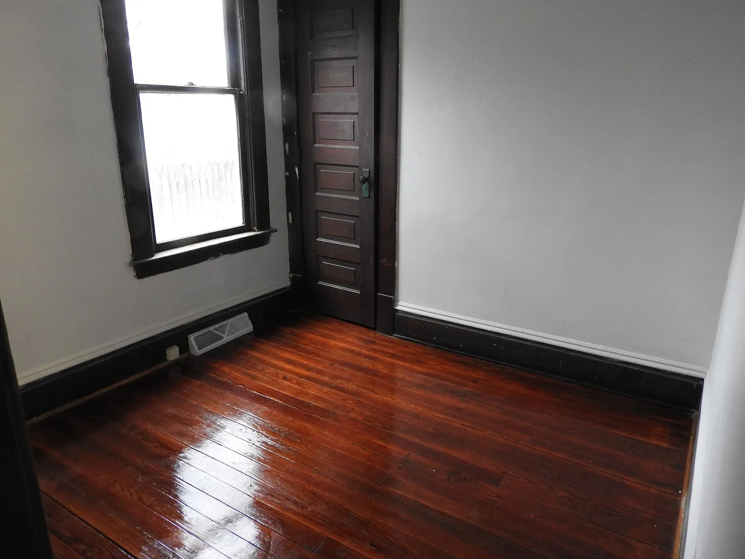 1 bed, 700 sqft, $995 — Photo 4