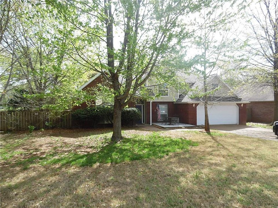 1st image of 1726 N Charlee Ave