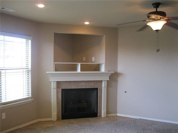 2nd image of 944 Kensington Dr