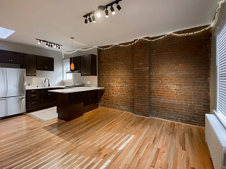 95 Chestnut St #3 — Photo 7