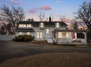 8475 N Port Washington Rd, Fox Pt, WI 53217