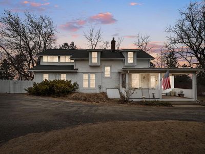 8475 North Port Washington ROAD, Fox Pt, WI, 53217