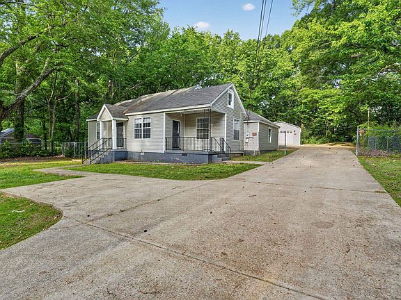 3rd image of 4199 Auburn Rd