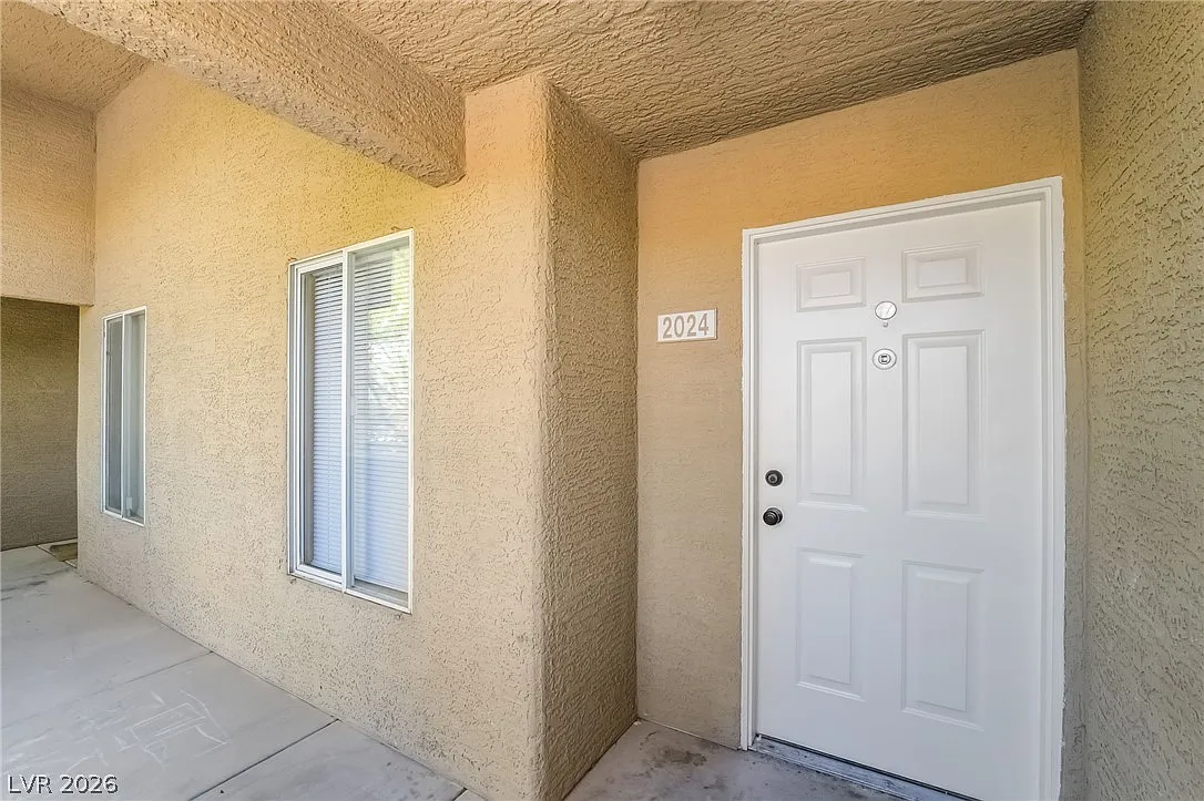 2 bed, 1.0 bath, 836 sqft, $1,275 — Photo 3