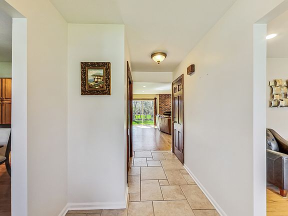 5th image of 1332 Southwind Dr