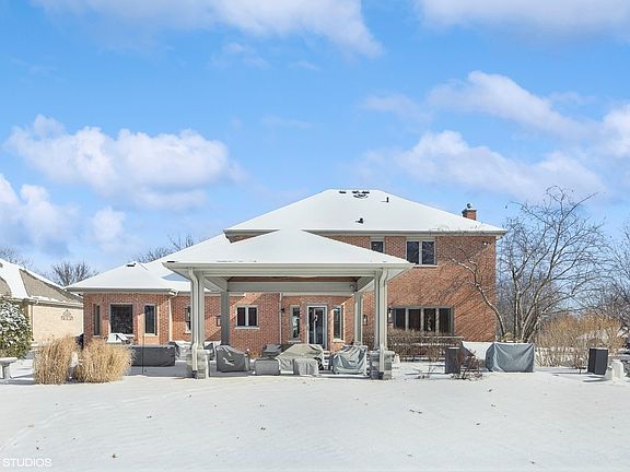 2nd image of 2329 Carlow Dr