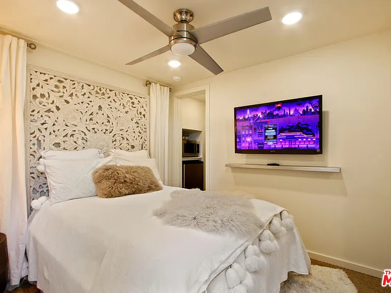 9416 Beverly Crest Dr — Photo 33