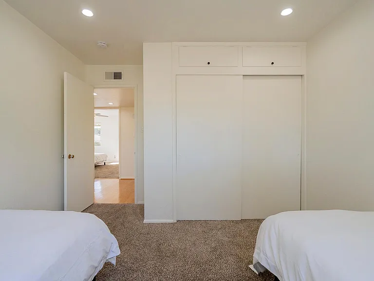 3324 N 6th Ave — Photo 35