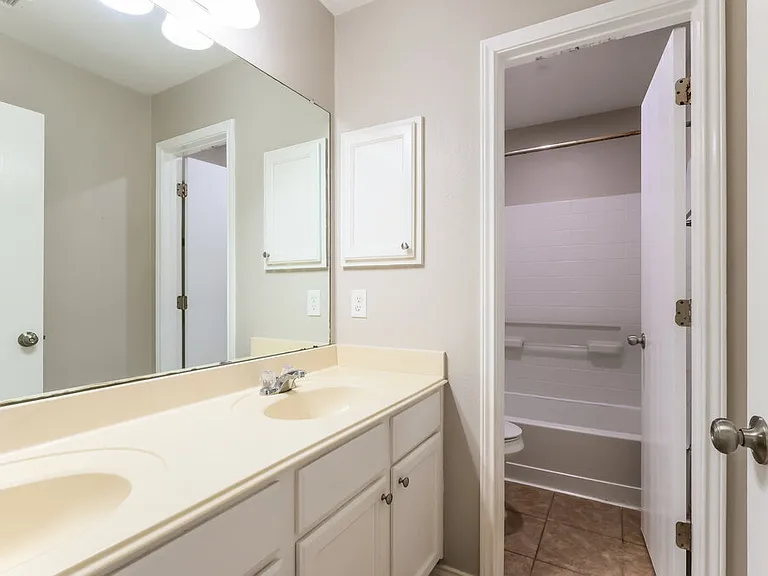 10005 Sterling Place Dr — Photo 16