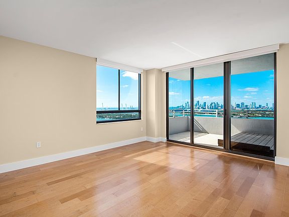 4th image of 1330 West Ave APT 2802