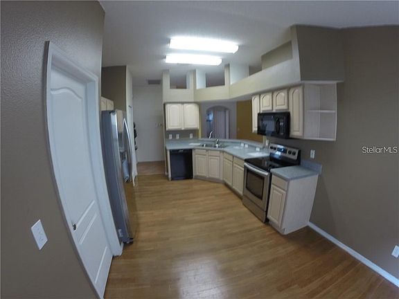 3rd image of 584 Lake Cypress Cir