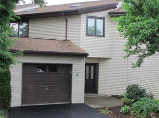 753 Hewitt Ln, New Windsor, NY 12553