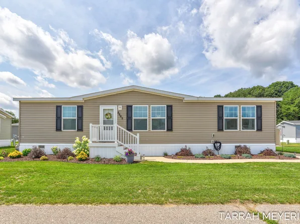 8665 Sand Wedge Trl #781, West Olive, MI 49460