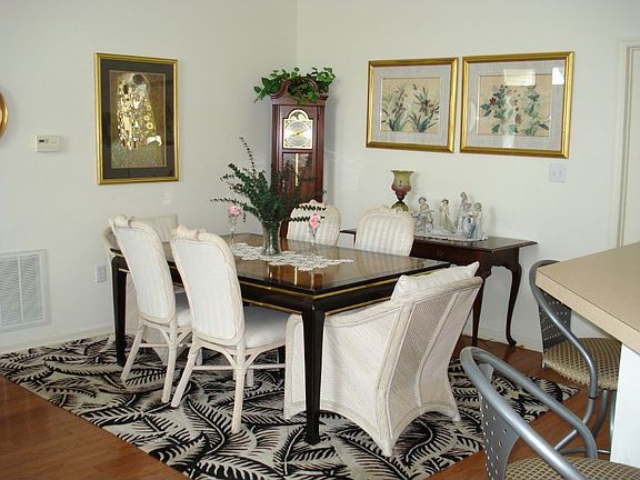 Gracous Dining Area