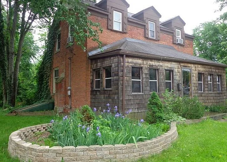 95 Prospect St photo 1