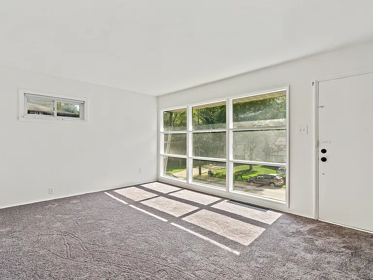 801 Jefferson Rd — Photo 4