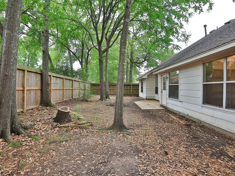 909 Katie Ln — Photo 39