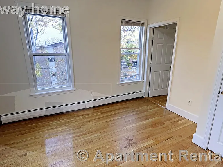 36 Bond St #2R — Photo 3