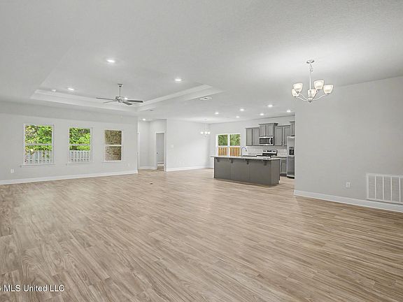 3rd image of 9508 Mallette Dr