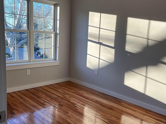 5th image of 513 Davis Ave