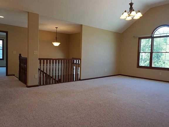3rd image of 2233 Ponca Dr