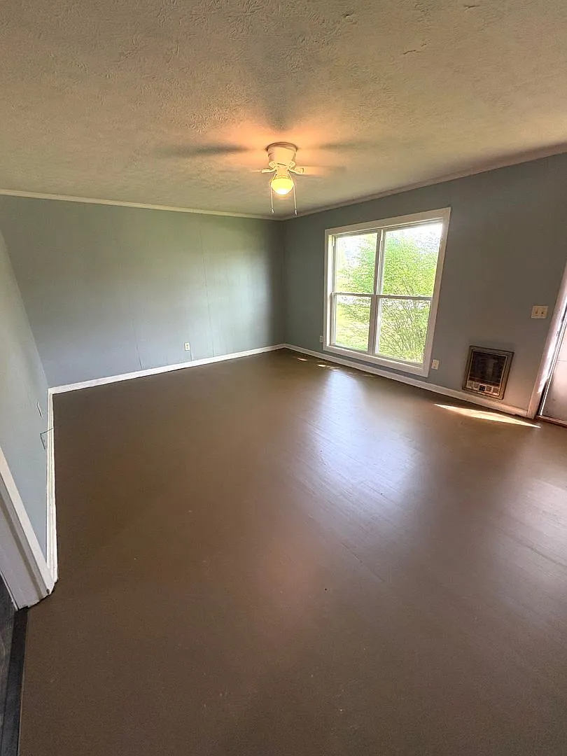 3 Bedroom Home With Carport! — Photo 2