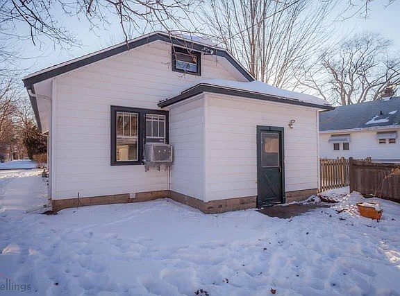 4th image of 2733 Knight Ave