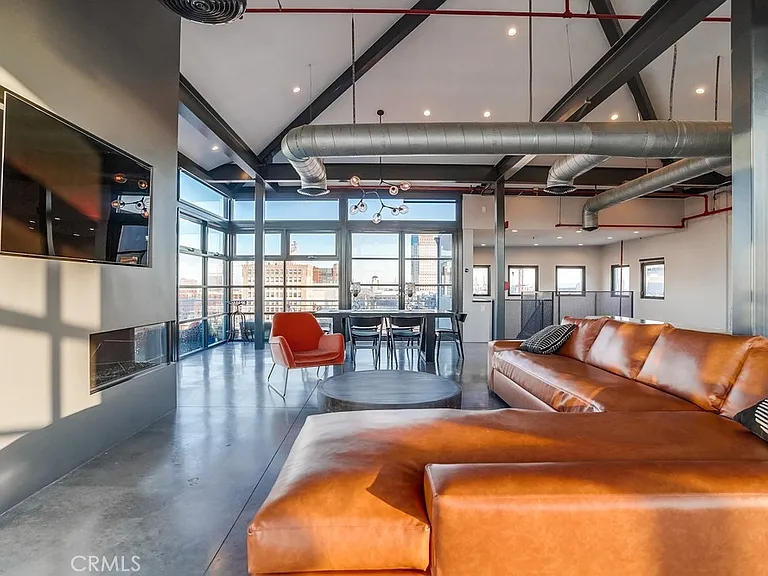 100 W 5th St #Penthouse 9B — Photo 26