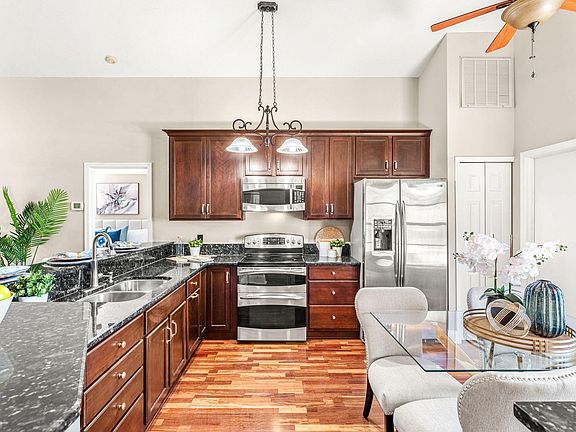 4th image of 1466 Crane Creek Blvd