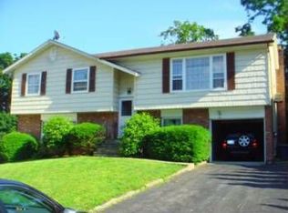 18 William St, Glen Cove, NY 11542