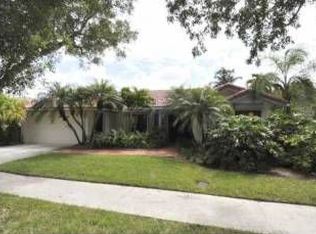 1740 Lakeshore Ct, Weston, FL 33326