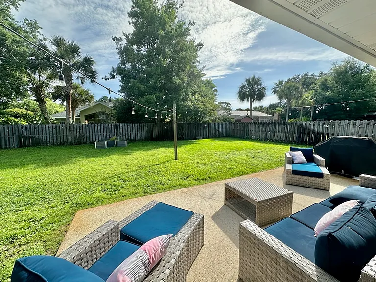 4025 Lauren Ct — Photo 16