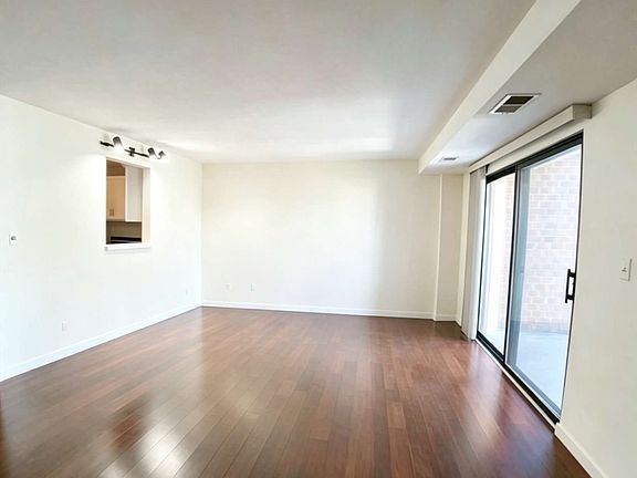 2nd image of 12 Mount Vernon St APT 25