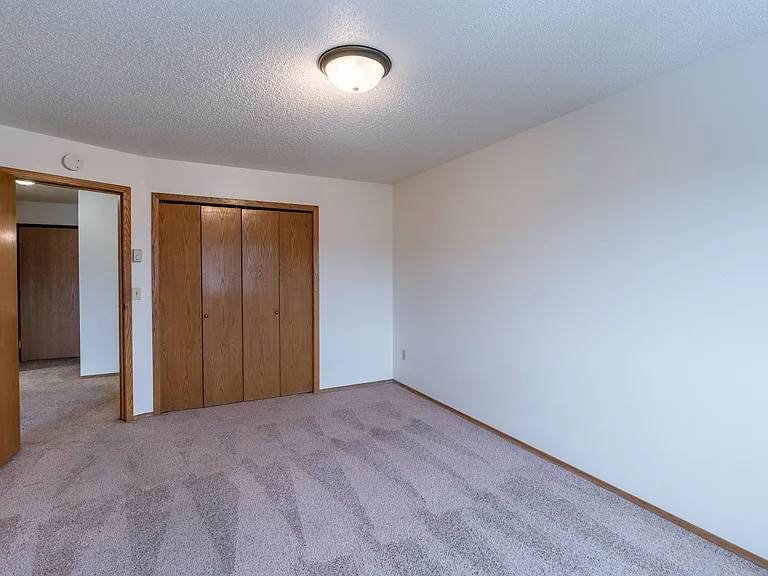 Fargo, ND Galleria Apartments | Bedroom