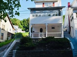 806 W State St, Coal Township, PA 17866