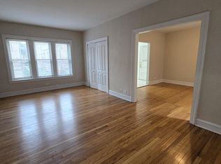 834 Reba Pl APT 2S, Evanston, IL 60202
