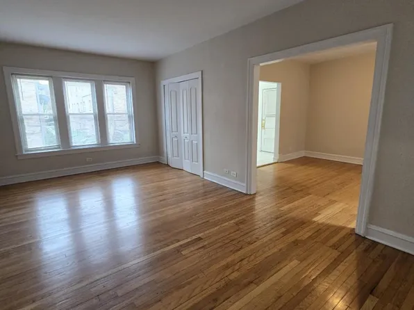834 Reba Pl, Evanston, IL
