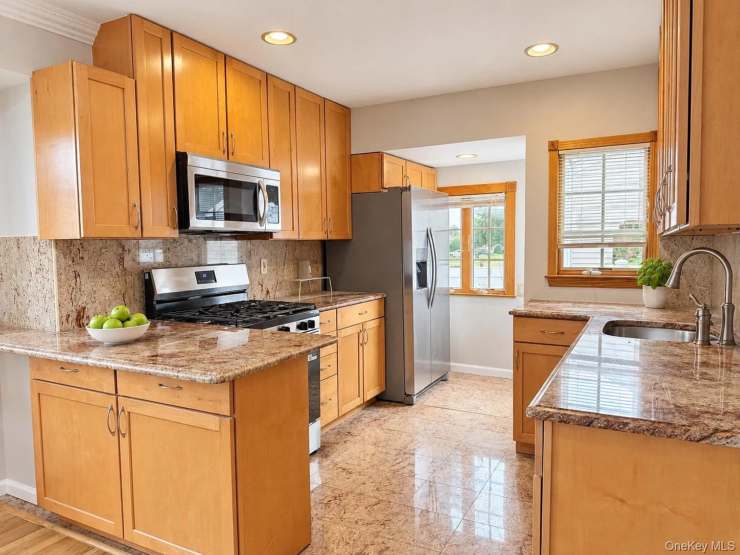 3 bed, 1.5 bath, 1200 sqft, $5,100 — Photo 4