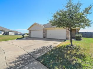 468 Brookbank Dr, Crowley, TX 76036